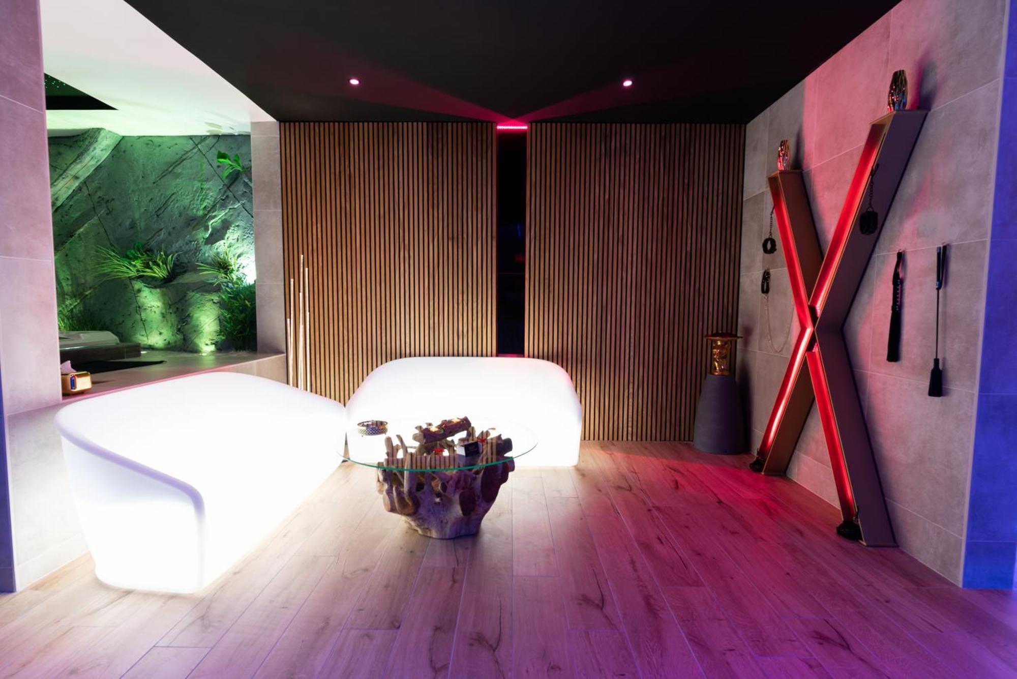 Les Secrets Rooms - Bonneval - Love Room - Spa Et Hammam Privatif Kültér fotó