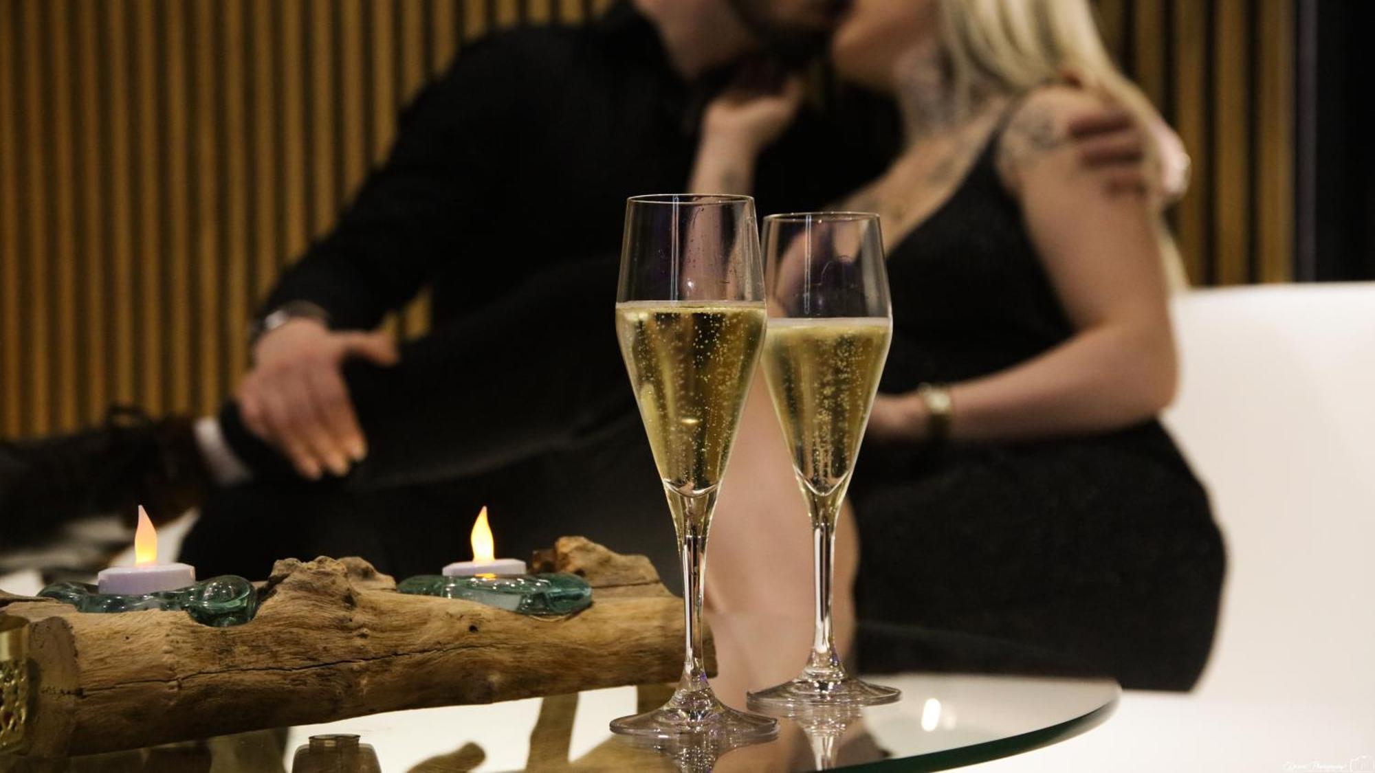 Les Secrets Rooms - Bonneval - Love Room - Spa Et Hammam Privatif Kültér fotó